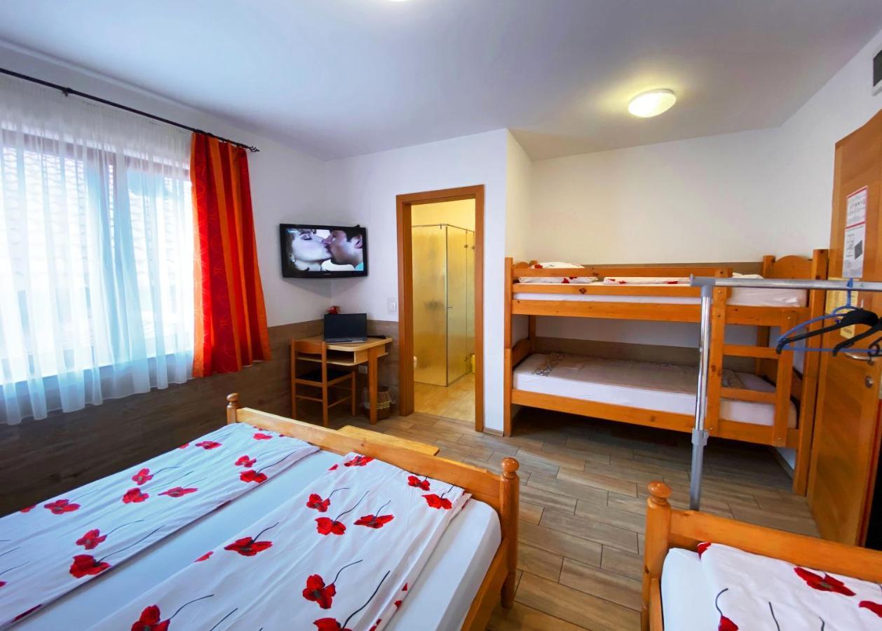 Guesthouse Mesec Zaplana Връхника Екстериор снимка