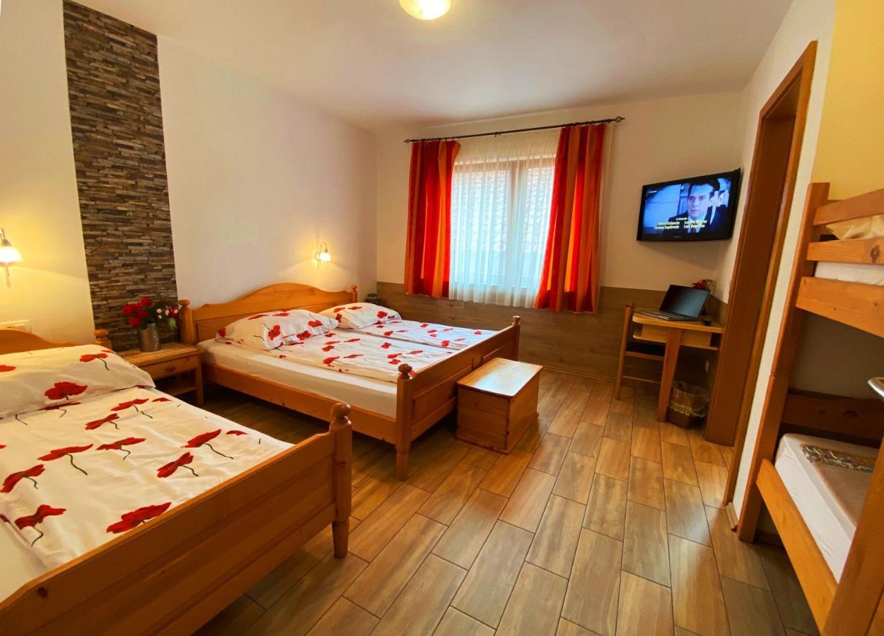 Guesthouse Mesec Zaplana Връхника Екстериор снимка