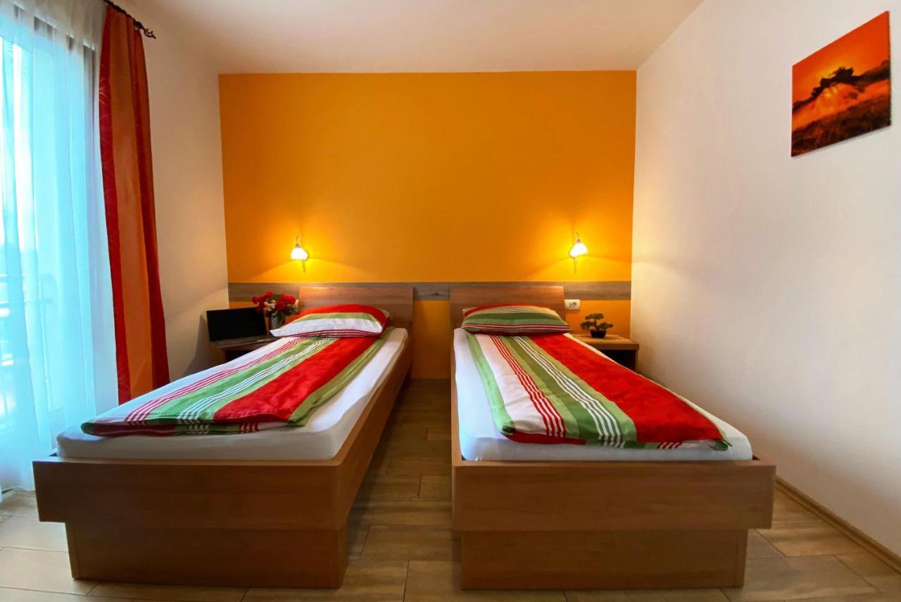 Guesthouse Mesec Zaplana Връхника Екстериор снимка