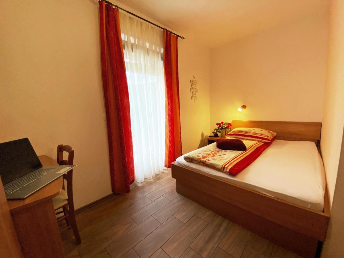Guesthouse Mesec Zaplana Връхника Екстериор снимка