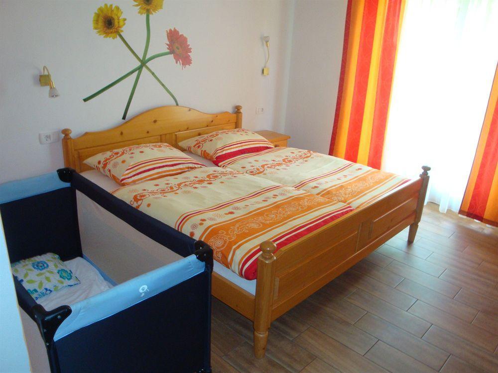 Guesthouse Mesec Zaplana Връхника Екстериор снимка