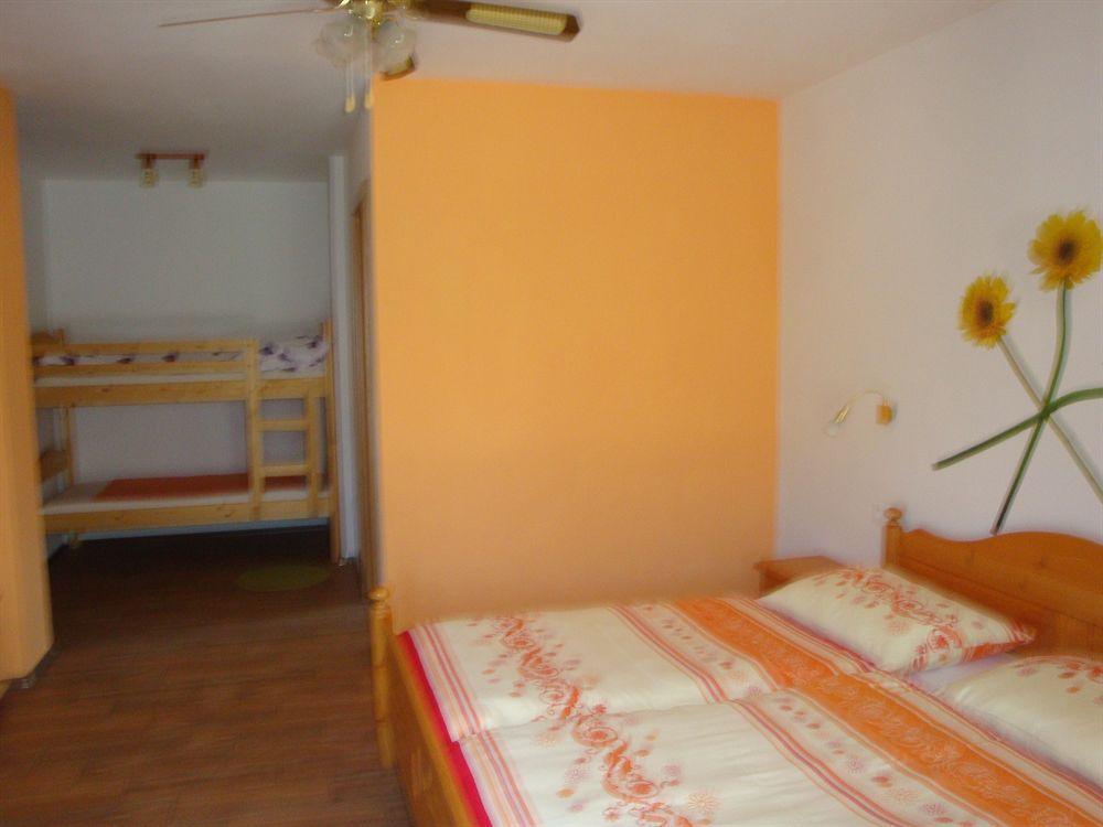 Guesthouse Mesec Zaplana Връхника Екстериор снимка